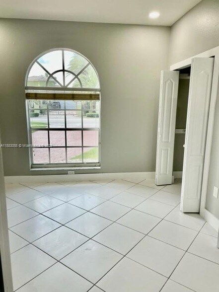 Building Photo - 13710 SW 36th St