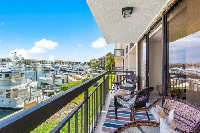 Building Photo - 2601 Marina Isle Way
