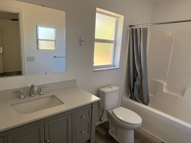 Building Photo - 2/2/1 with lanai Duplex in Deep Creek