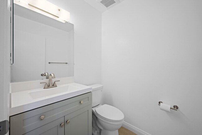 Building Photo - 10574 Sunland Blvd