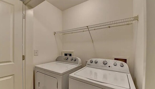 Building Photo - 10898 Gallier St