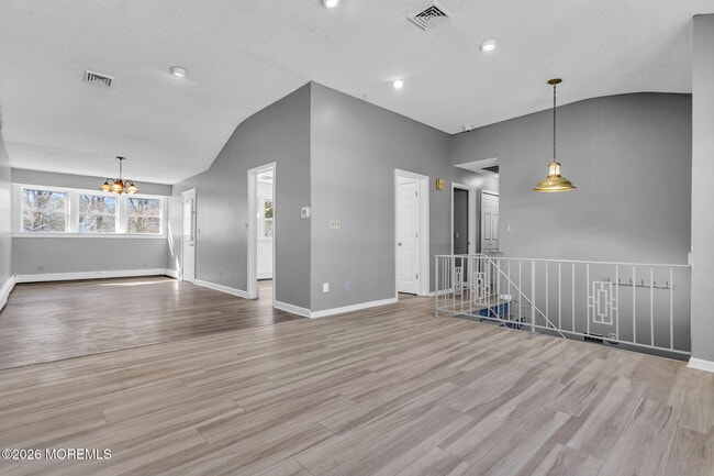 Building Photo - 1094 June Ct