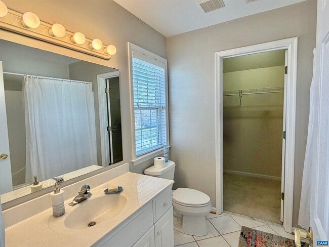 Building Photo - 1275 Still Meadow Ave