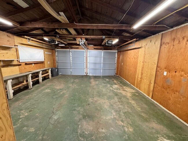 Building Photo - Charming Updated 4-Bedroom Home in the Garden Tract – Hardwood Floors, Central Air, 2-Car Garage ...