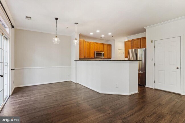 Building Photo - 8930 Milford Haven Ct
