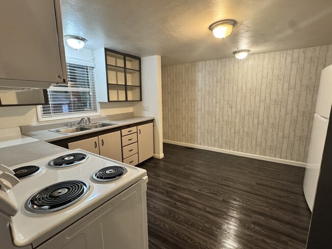 Building Photo - 912 SW 118th St