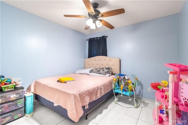 Building Photo - 2216 Llano Grande Ln