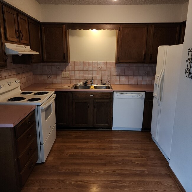 Building Photo - 7512 E 17th St N