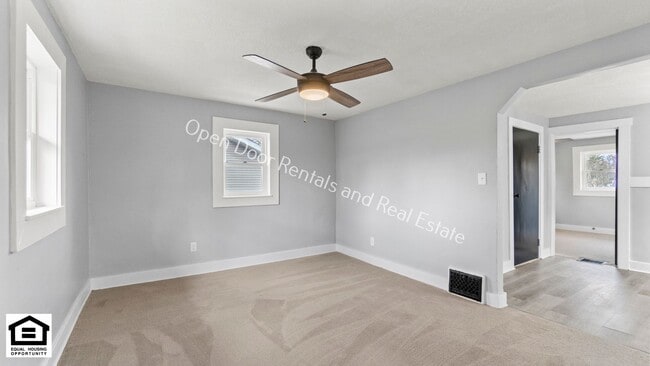 Building Photo - 2144 Edgehill Ave