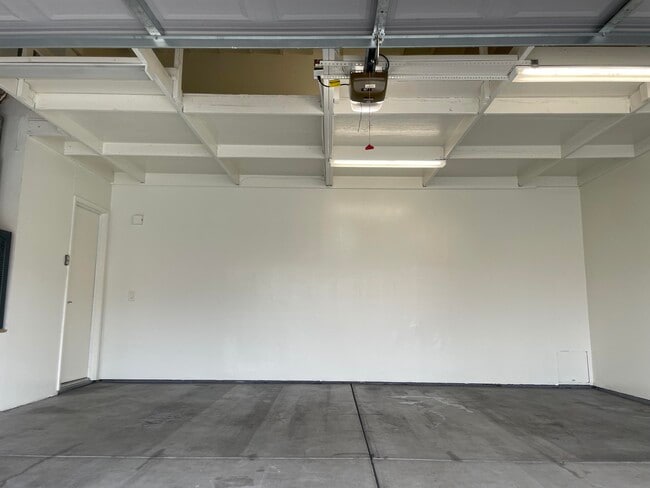 Building Photo - 74940 San Simeon Dr