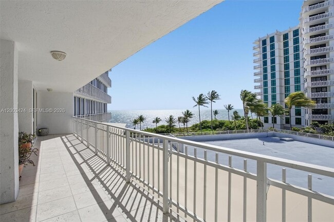 Building Photo - 600 Grapetree Dr