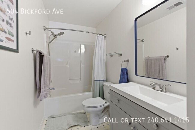 Building Photo - 504 Bickford Ave