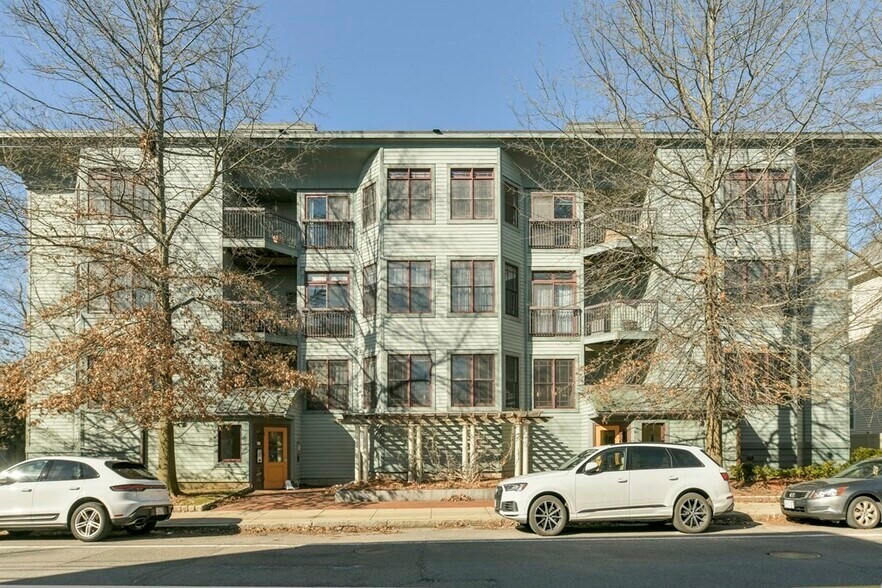 Building Photo - 185 High St