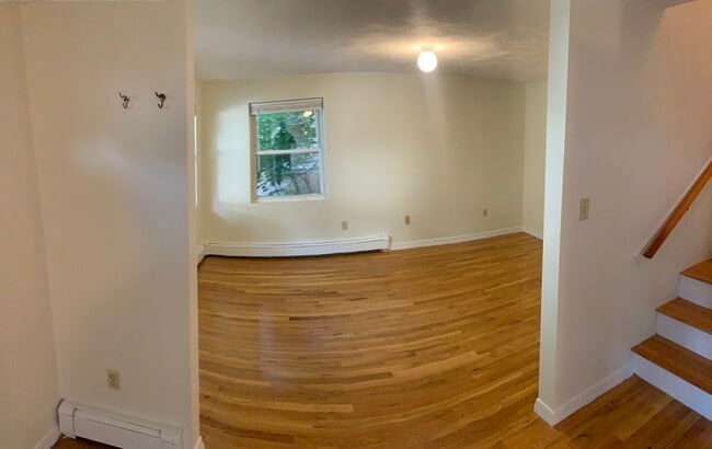 Building Photo - 138 Thorndike St