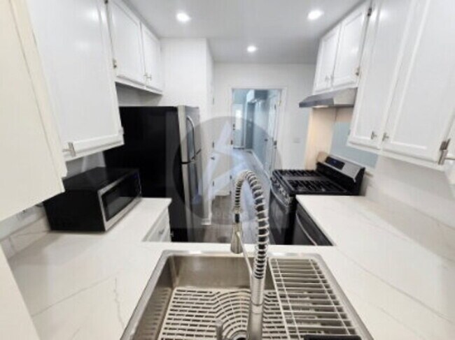 Building Photo - 1041 Kennesborough Rd NW