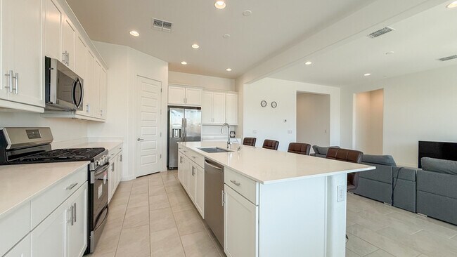Building Photo - 2041 W Sierra Sunset Trail