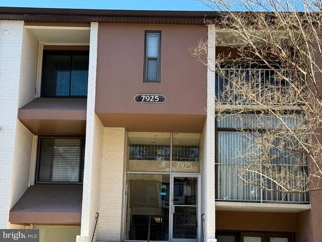 Building Photo - 7925 Mandan Rd