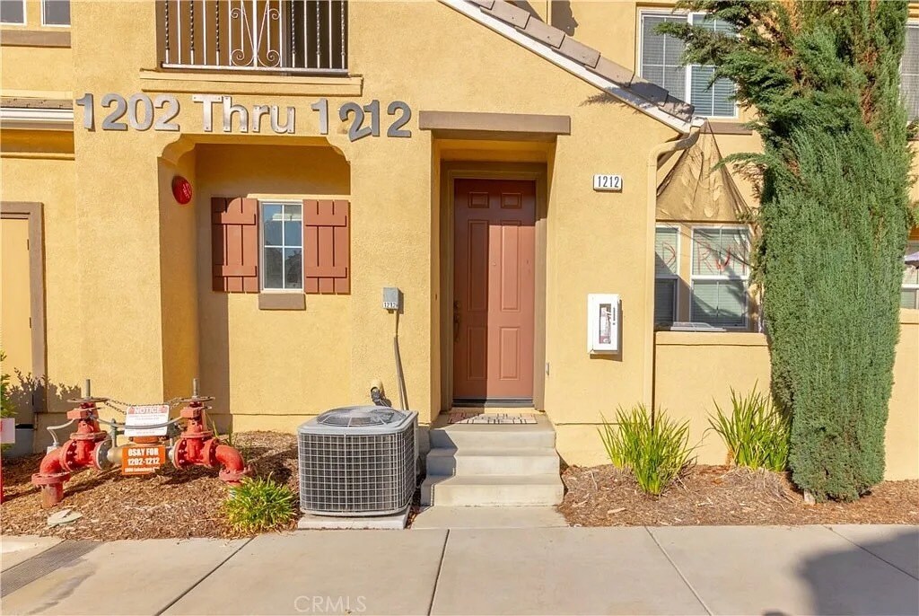 Main Entrance - 1800 E Lakeshore Dr