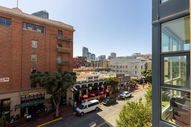 Building Photo - 530 K St