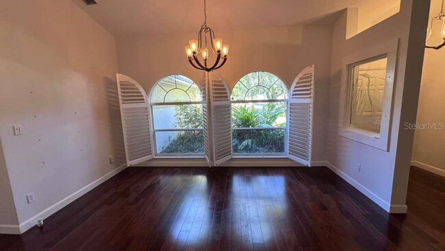 Building Photo - 10324 Pointview Ct