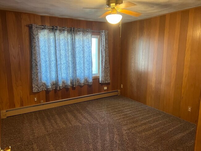 Building Photo - 301 N Minier Ave