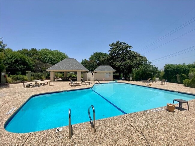 Building Photo - 7264 Coronado Cir