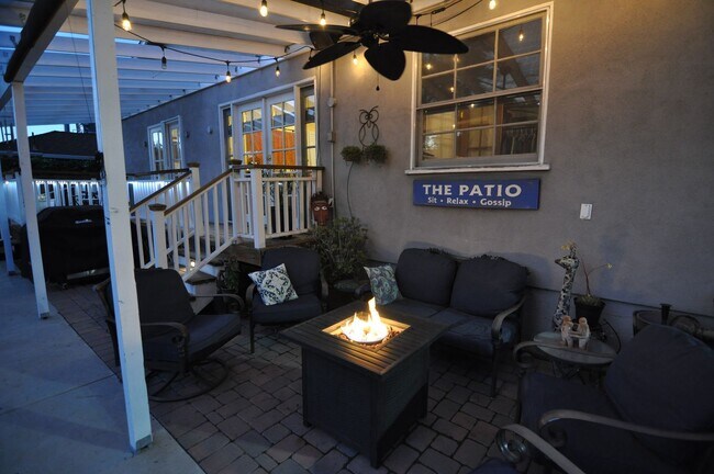 Building Photo - 4 Bedroom Pool Home for Rent in Woodland H...