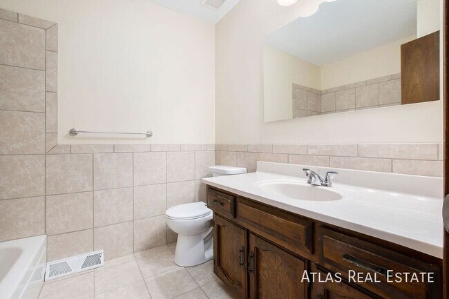 Building Photo - 7016 NW Blair Rd