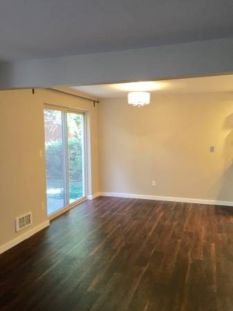 Building Photo - University Heights II Apartments - 3 bedrooms