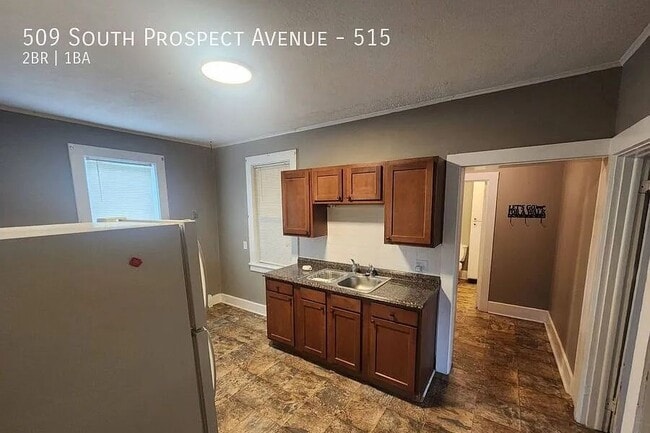 Building Photo - 509 Prospect Ave S