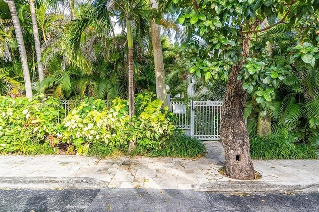 Building Photo - 2945 Bridgeport Ave