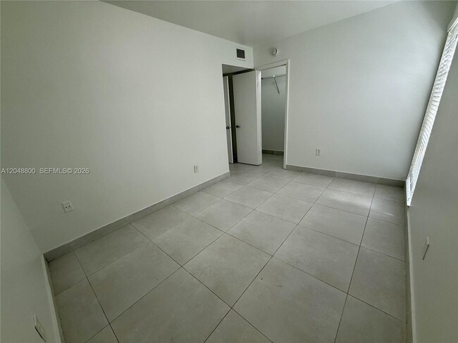 Building Photo - 20 SW 108th Ave