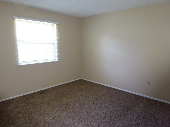 Building Photo - 7047 S Fairfax St