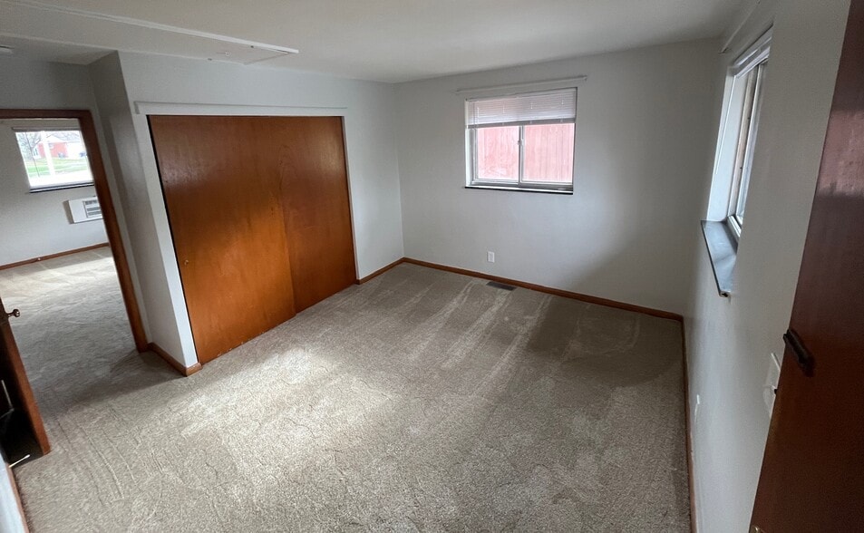 Building Photo - 2251 Candlewood Dr