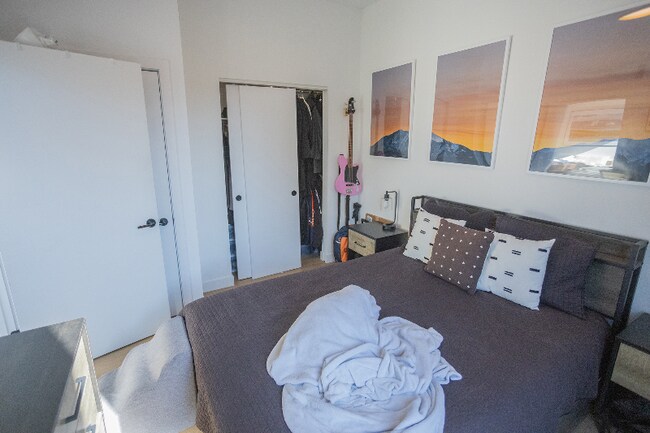 Building Photo - 4806 N Magnolia Ave