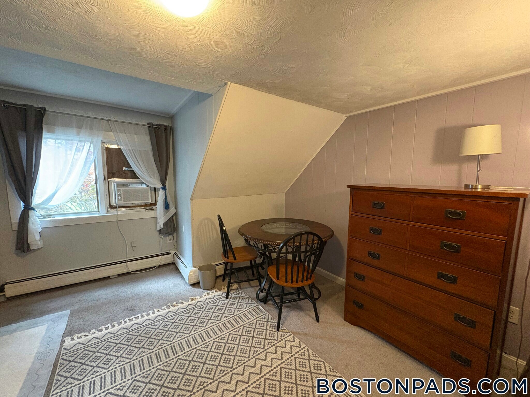 Building Photo - 370 Main St