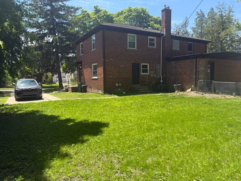 Building Photo - 13370 Ludlow Ave