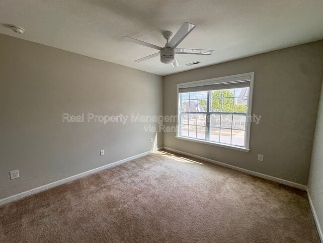 Building Photo - 166 Gulley Glen Dr