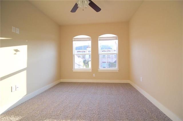 Building Photo - 209 Lily Ln