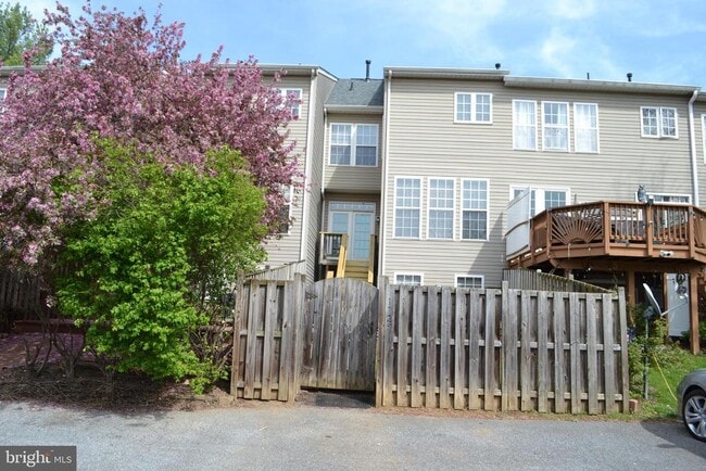 Building Photo - 1725 Emory St