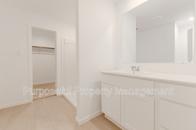 Building Photo - 3717 Los Cabos Dr