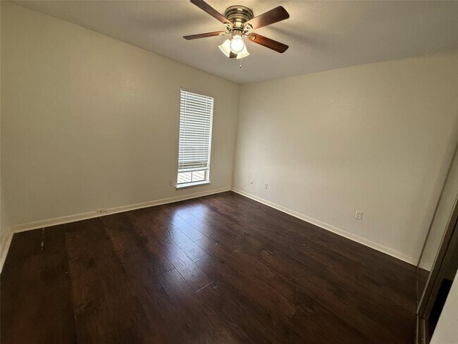 Building Photo - 6401 Deihl Rd