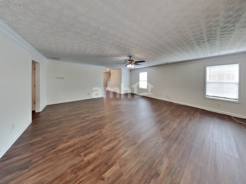 Building Photo - 104 Arbor Creek Way