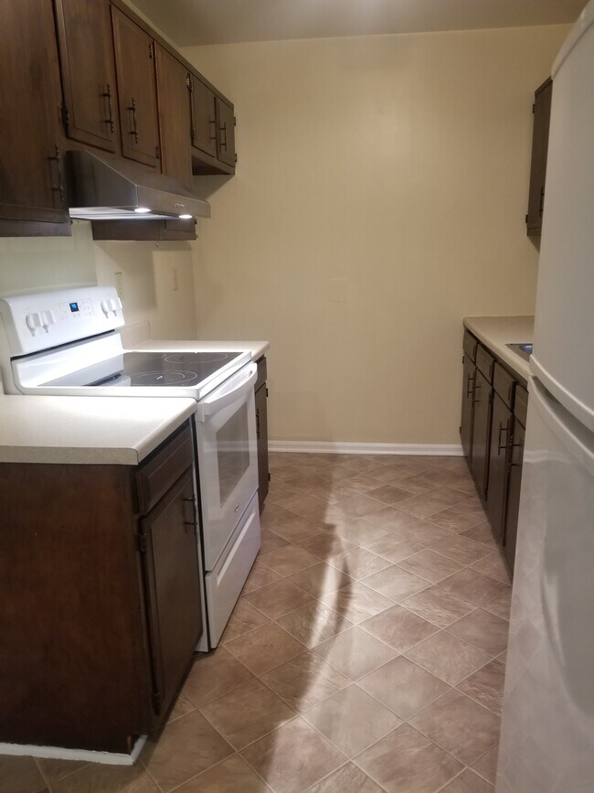 Building Photo - 137 Quince Ln