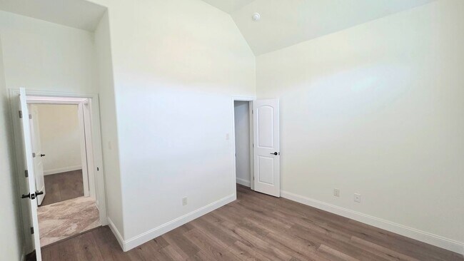Building Photo - 2206 Hartley Dr