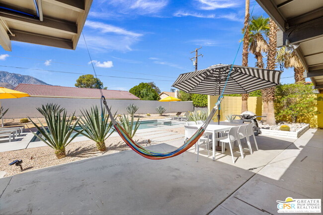 Building Photo - 2267 N San Antonio Rd