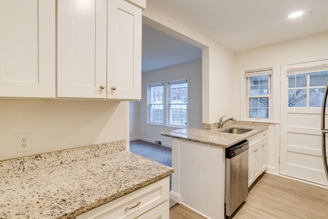 Building Photo - 1809 Glen Ridge Rd