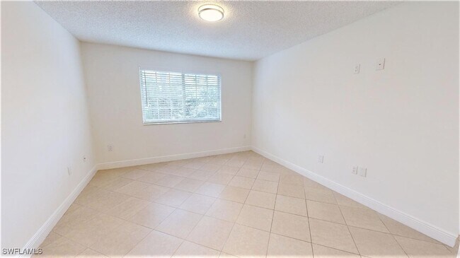 Building Photo - 1210 Wildwood Lakes Blvd