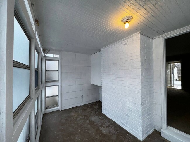 Building Photo - 3401 S Arlington Ave