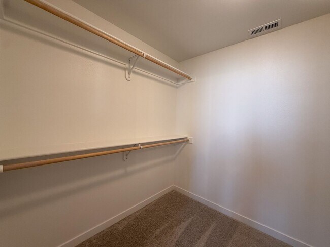 Building Photo - 356 SE Shetterly Dr
